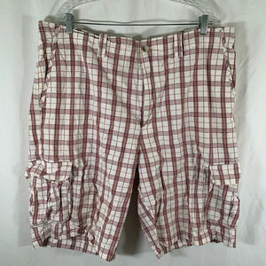 Roundtree Yorke Cargo Shorts Men's 42 White Red Plaid 100% Cotton Button